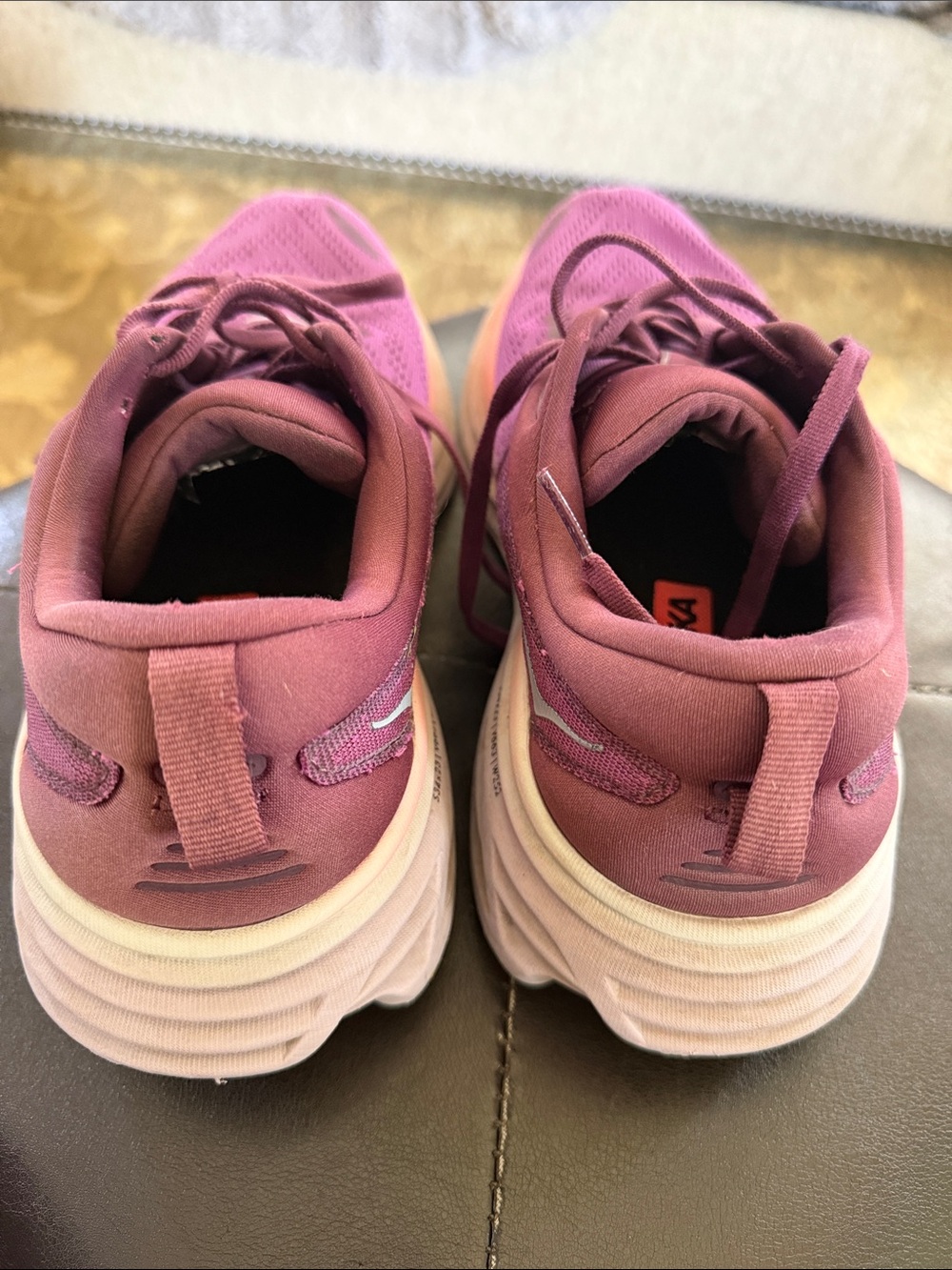 Hoka Women's Bondi 8 Athletic Running Shoes w/ Box - Picture 4 of 7